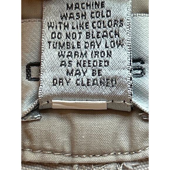 Chico’s  Khaki Shorts Tan Women’s  Size 1.5 or Medium Snap Pockets Longer Inseam - Picture 7 of 7